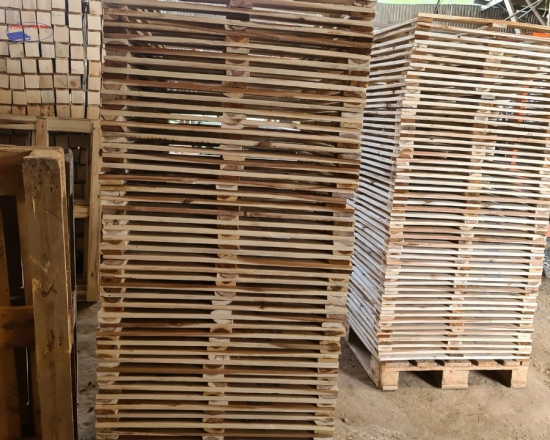 Pallet 2 hướng nâng 2 mặt